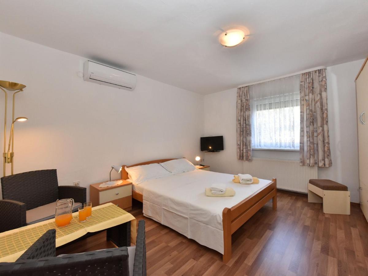 Traditional Apartment In Zadar With Garden Esterno foto